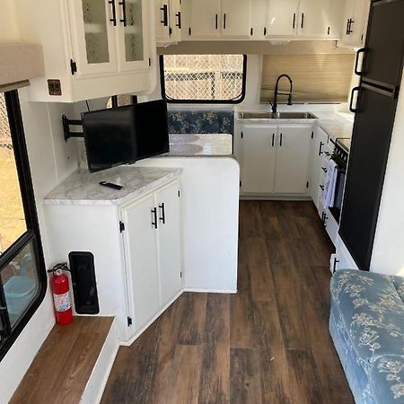 Rv2 Stunning Rv Private Netflix Freeparking Hotel Moreno Valley Exterior photo